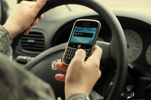 texting1 300x199 Individuals Texting to Drivers Are Not Liable to Car Accident Victims.